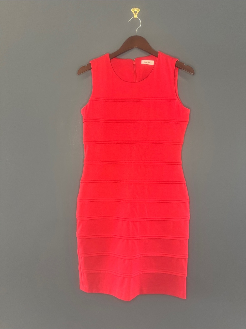 Calvin Klein Size 10 Red Sleeveless dress Beautiful Slimming Flattering Medium